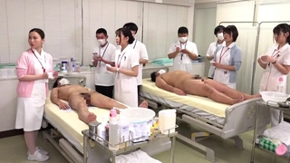 长发御姐卫生间洗澡，大长腿着实诱惑露脸男友见了忍不住全景舔逼道具自慰马桶上口交
