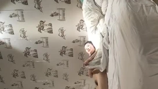 【不请自来】，重磅推荐，久违的3P场，24岁苗条小姐姐