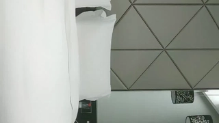 【颜值天花板】美女反差婊淫荡一面被小哥哥爆操调教内射~上面深喉~下面自己抠潮喷