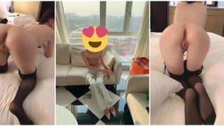 同学的38岁妈妈给上了，其实她妈妈比她女儿更骚，叉开双腿等着我插入，叫声淫荡！