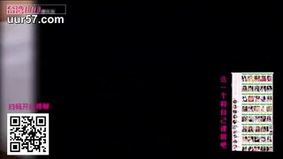 小舌头上来就舔阴蒂换着口，差点油直接大屌塞满阴道，无套打桩