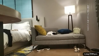 国产偷窥一区二区视频以前认识的南艺小姐姐