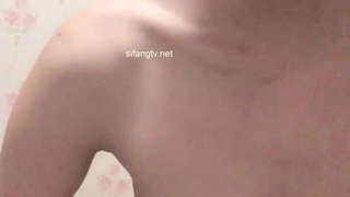 和小麦肤色金发美女来场亲密火热性爱后射在嘴里